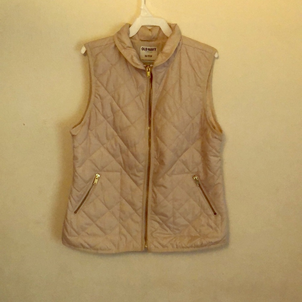 Sleeveless Vest Women’s Medium Creme Color
